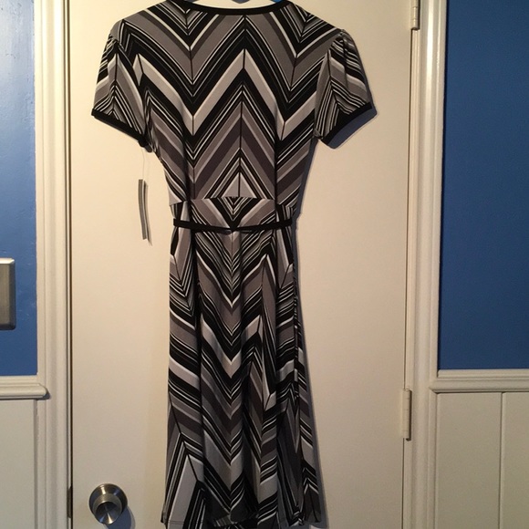 NWT Apt.9 Wrap Dress Size Petite PS - Picture 4 of 10